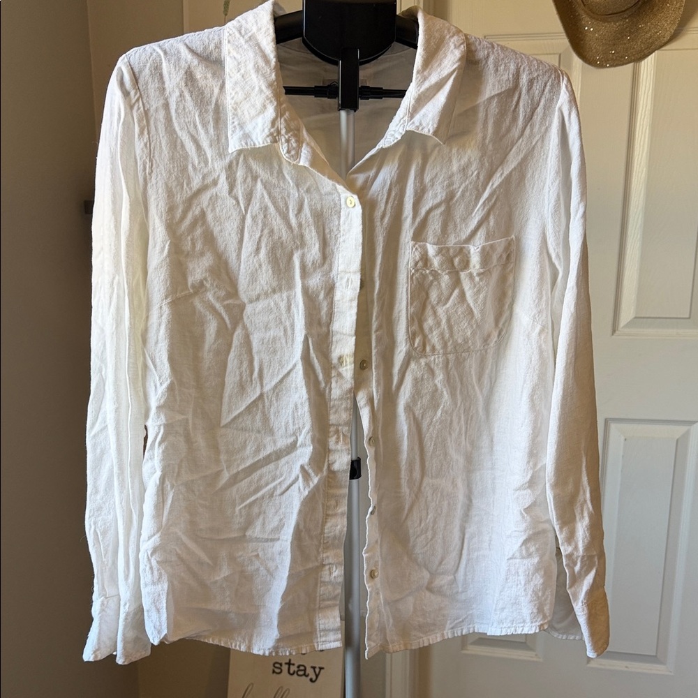 Candace Cameron Bure White Linen Button-Front Top